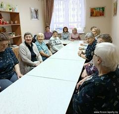 «Счастливая семья — сильное государство»: тепло живой беседы в отделении дневного пребывания для граждан пожилого возраста.