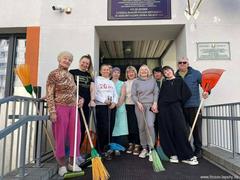 Сотрудники территориального центра начали субботнее утро с настоящего марафона чистоты!