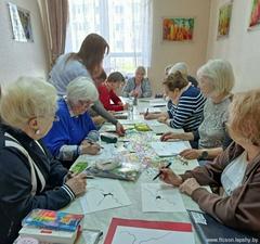 Линии души: на базе территориального центра прошел мастер-класс по нейрографике