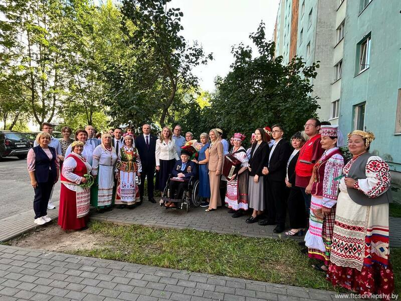 Сегодня ветеран Великой Отечественной войны, Лихошерст Иван Константинович, отмечает вековой юбилей. Сегодня ветеран Великой Отечественной войны, Лихошерст Иван Константинович, отмечает вековой юбилей.