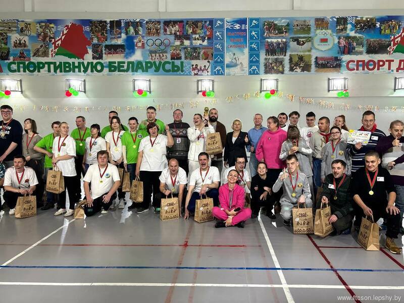 Сегодня на базе физкультурно-оздоровительного центра Фрунзенского района проведена городская спартакиада "Сильные духом", в которой приняли участие молодые люди с ограниченными возможностями. 